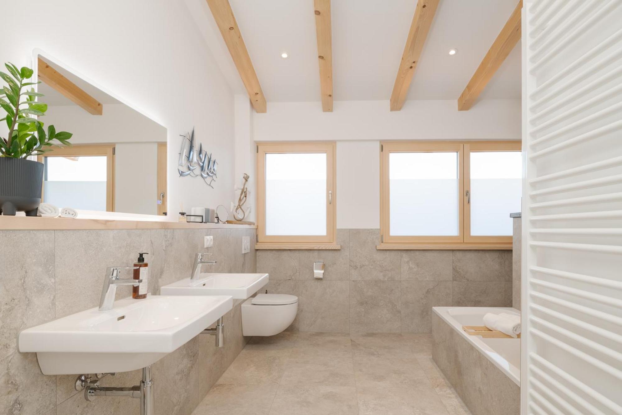 Fenjoy: Ferienapartment Mit Bergblick / Balkon / Bbq Bernau am Chiemsee Ngoại thất bức ảnh